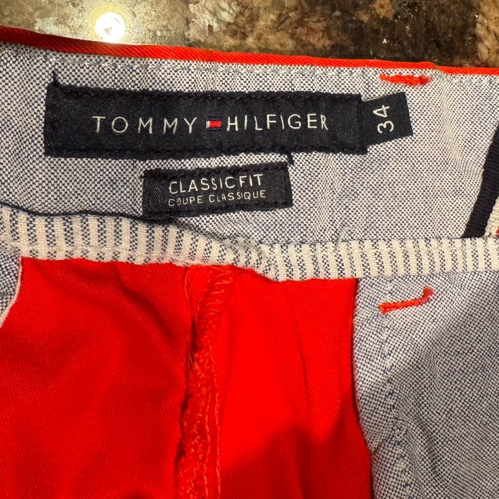 Tommy Hilfiger Men's Classic Fit Tomato Red Shorts - Picture 4 of 5